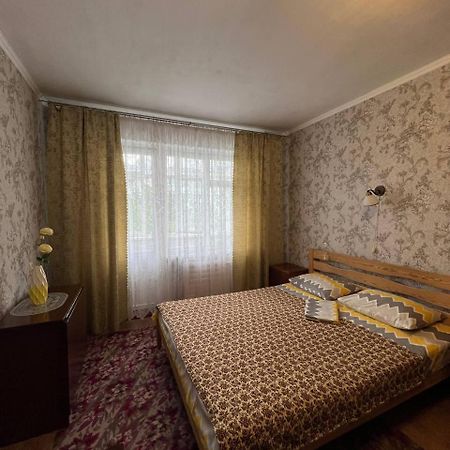 Уютная Квартира Посуточно Улица Белова Cherníhiv Exterior foto